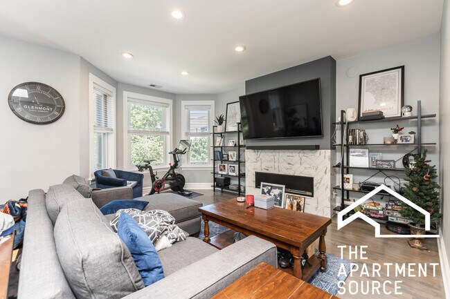 Foto del edificio - 3141 N Oakley Ave