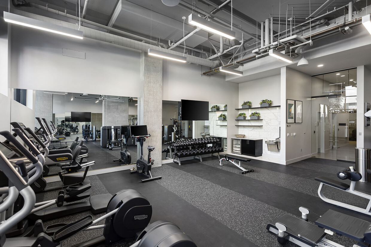 ALX Apartments in San Diego, CA Westside Rentals