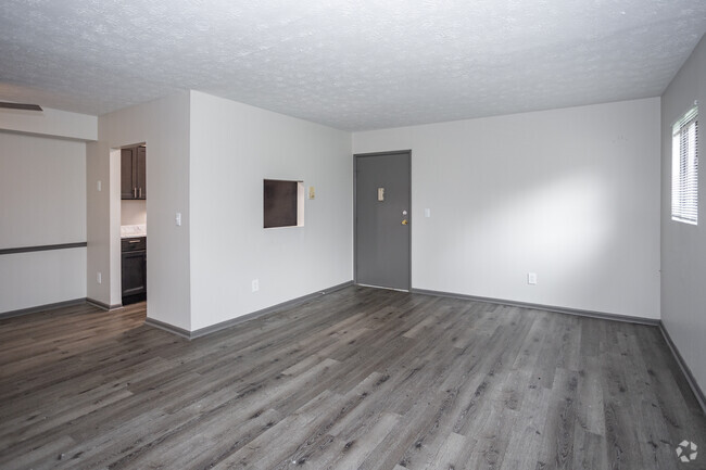 2HAB, 1BA - Liberty Park Apartments