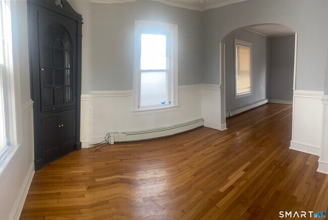 Foto del edificio - 739 Frost Rd