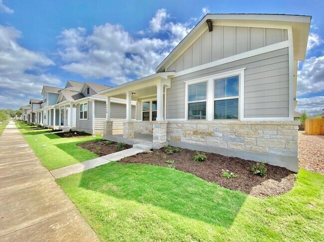 Building Photo - 2420 Pecan Island Dr
