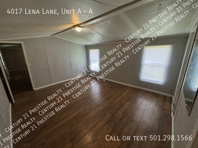 Foto del edificio - 4017 Lena Ln