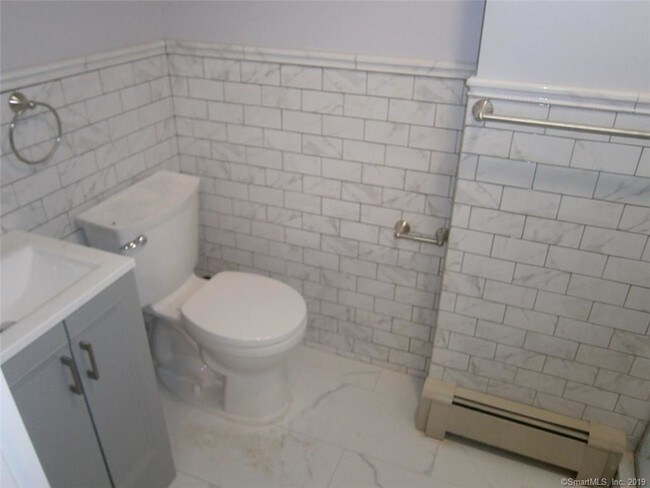 Building Photo - 113 S Water St