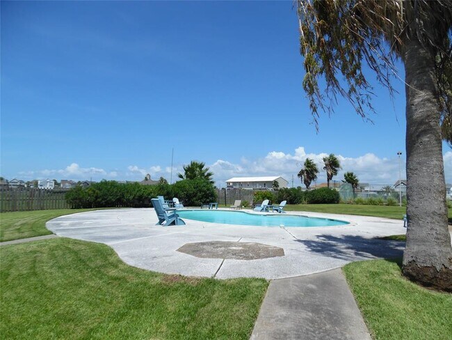 Foto del edificio - 500 Tiki Dr