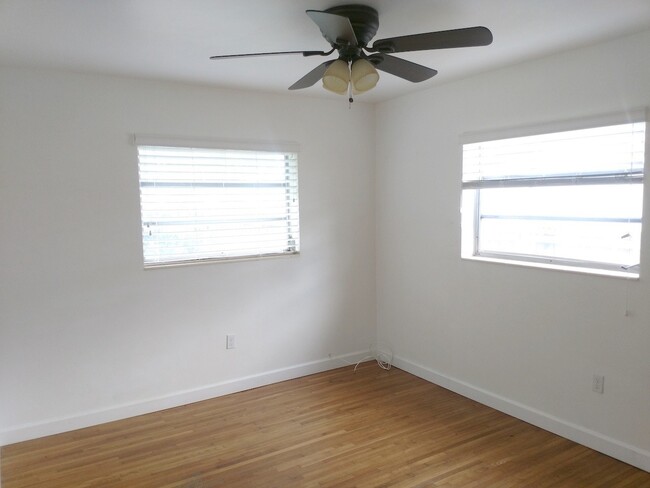 Foto del edificio - Beautiful renovated 3/2 home in Westchester