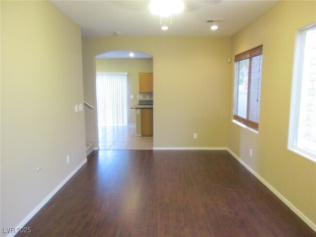 Foto del edificio - 896 Sheerwater Ave