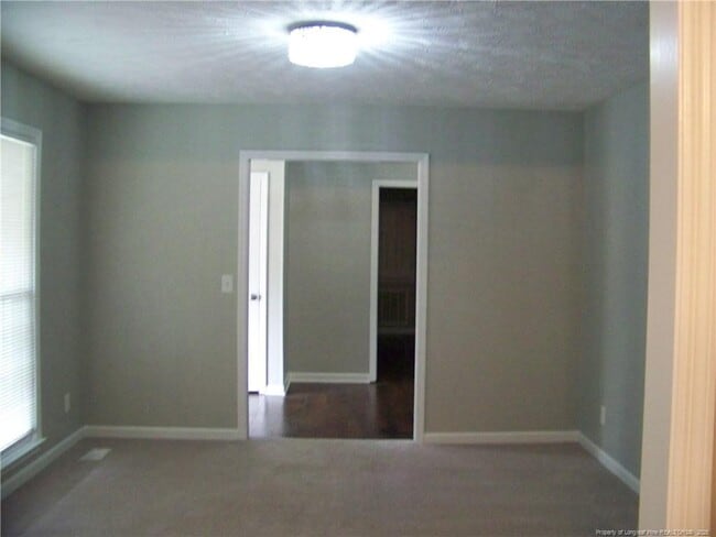 Foto del edificio - 6308 Dorset Ave