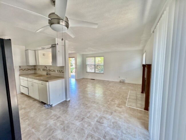 Building Photo - 4740 SW 200th Ave