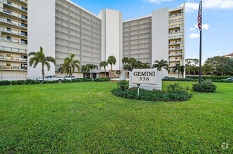 Building Photo - 336 Golfview Rd