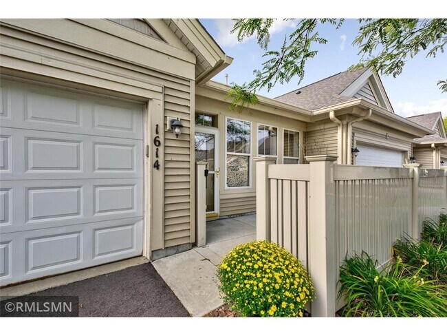 Building Photo - 1614 Rivers Pointe Ct