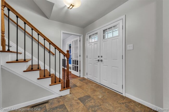 Building Photo - 3015 High Pointe Ct