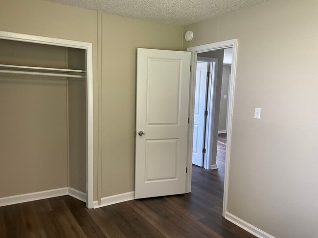 Foto del edificio - Come see this duplex that is conveniently ...