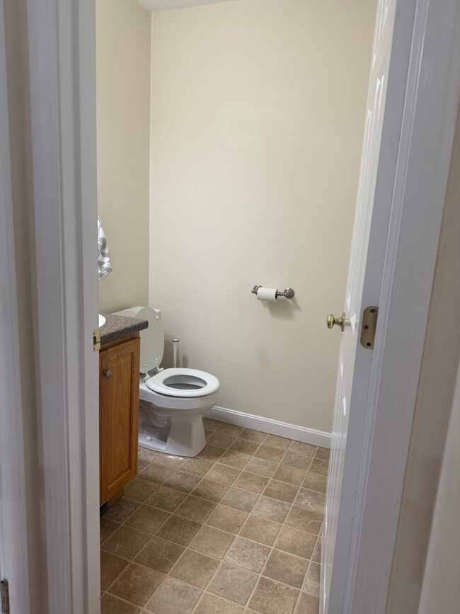 Building Photo - 35 Fredonian St