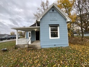 Building Photo - 1206 Clarence St