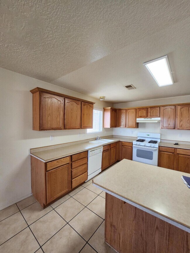 Foto del edificio - 4808 Stafford Pl NW