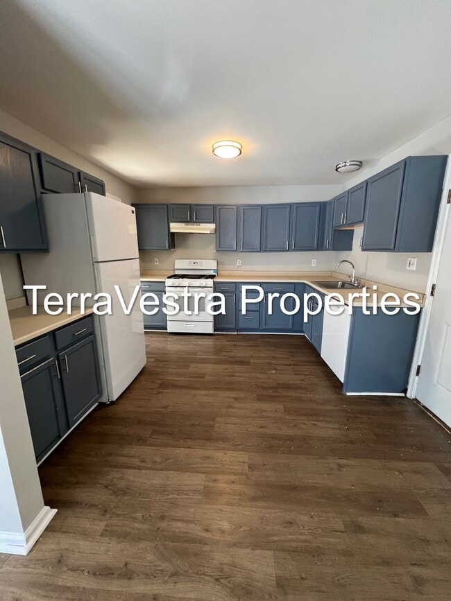 Building Photo - 1100-1102 Buck Street