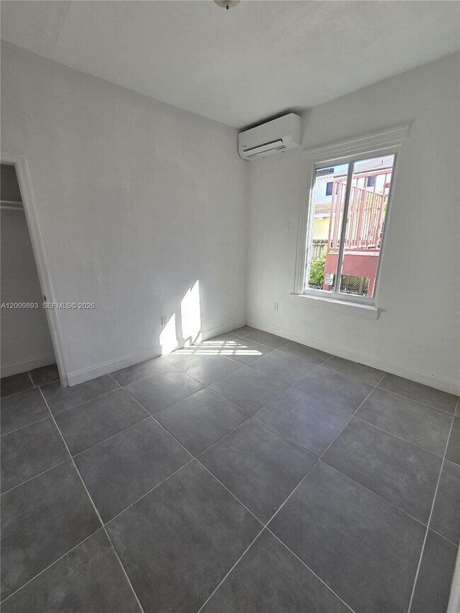 Foto del edificio - 1945 NW 24th Ct