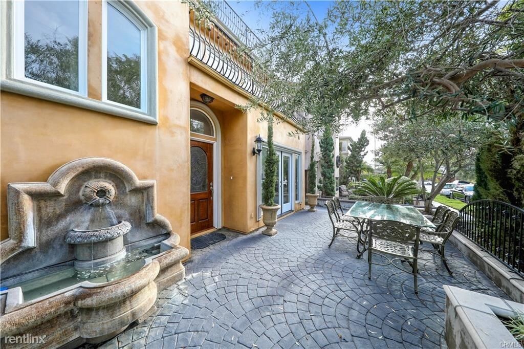 Foto principal - 3 br, 3 bath House - 414 Acacia Ave