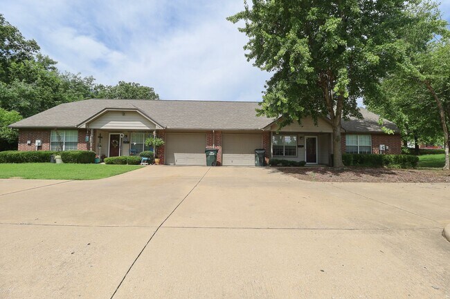 Building Photo - 2 Bed 2 Bath Collinsville