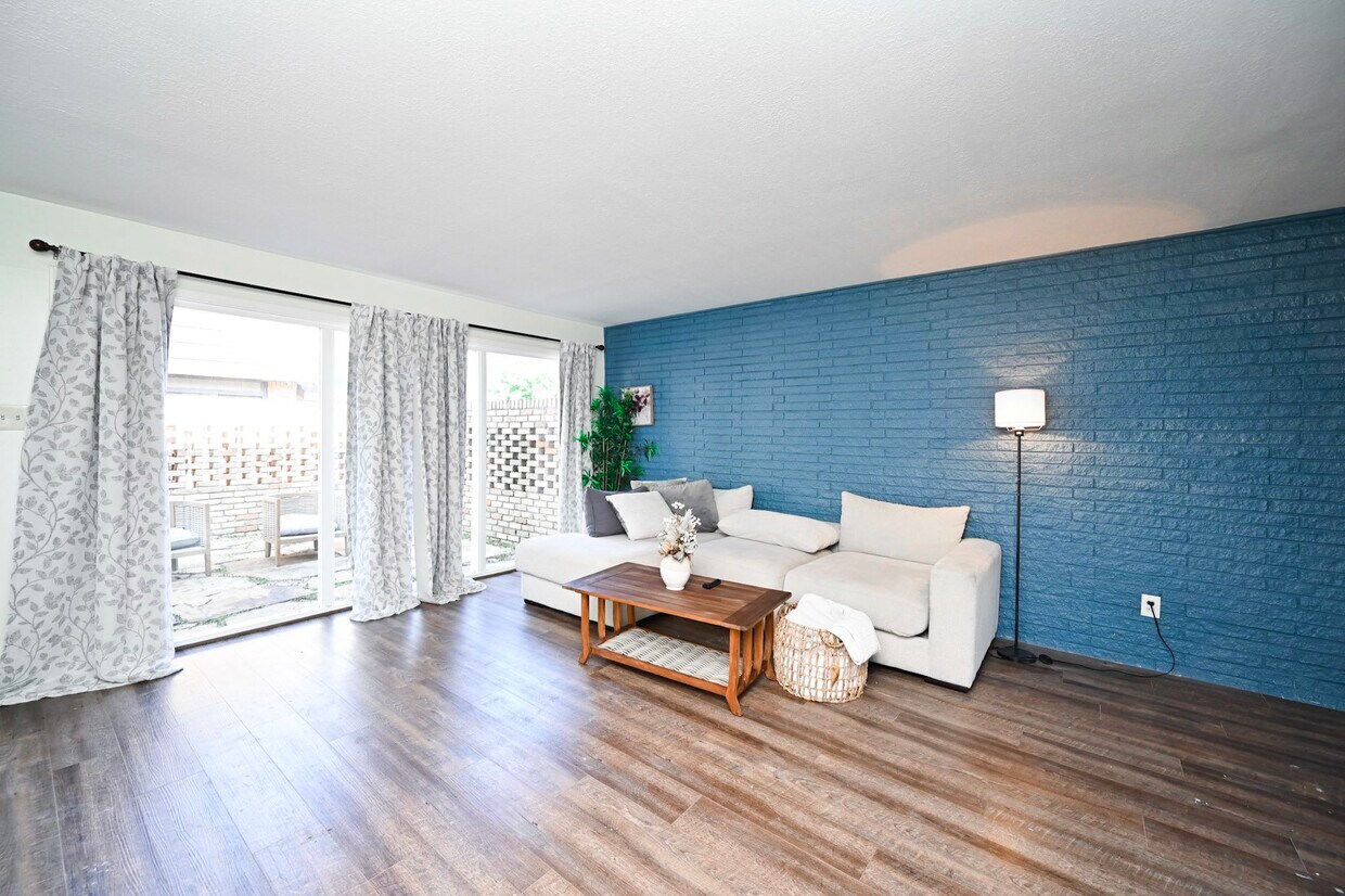 Foto principal - 4723 Merwin St
