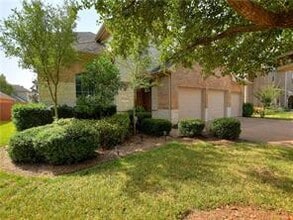 Building Photo - 2737 Plantation Dr