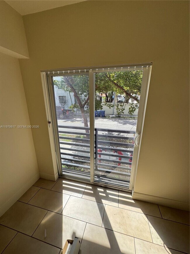 Foto del edificio - 1315 NW 1st St