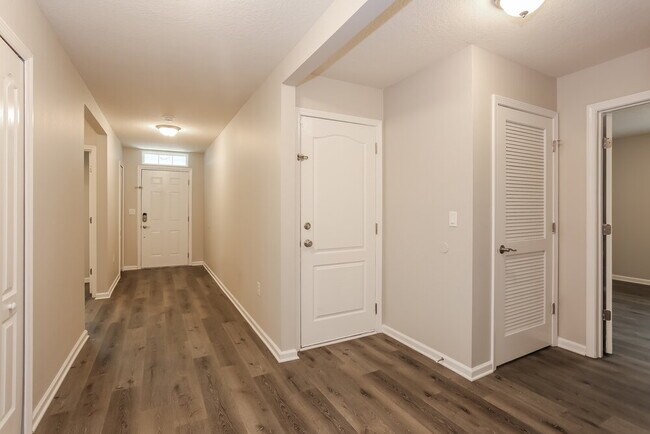 Foto del edificio - 1981 April Oaks Dr