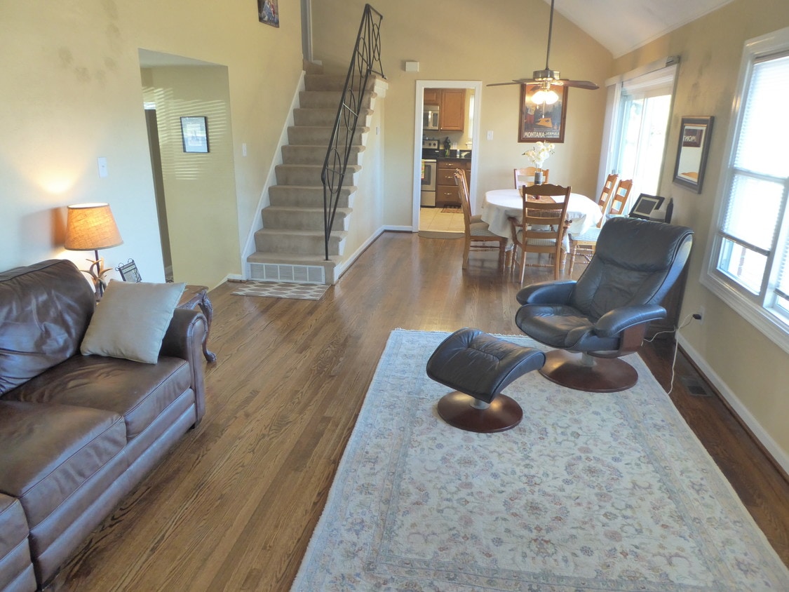 sala de estar/comedor - 461 Pepper Mill Ln