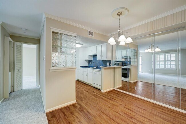 Building Photo - 845 Augusta Dr