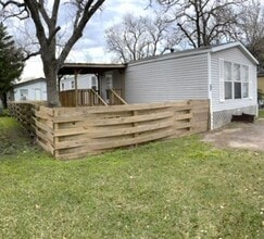 Building Photo - 775 Steele Rd
