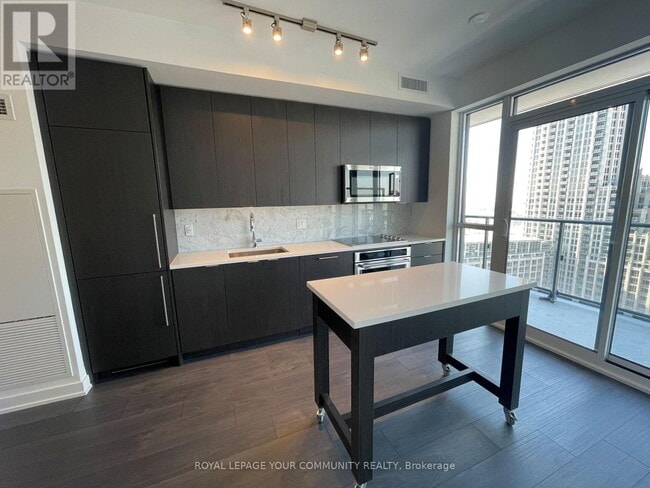 Building Photo - 38 Iannuzzi St