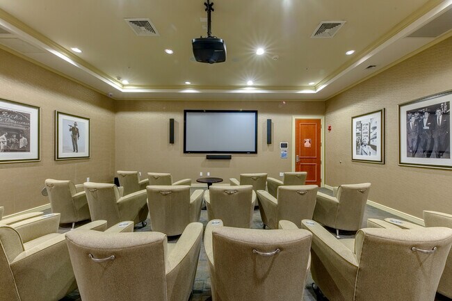 Foto del edificio - 347 N New River Dr E
