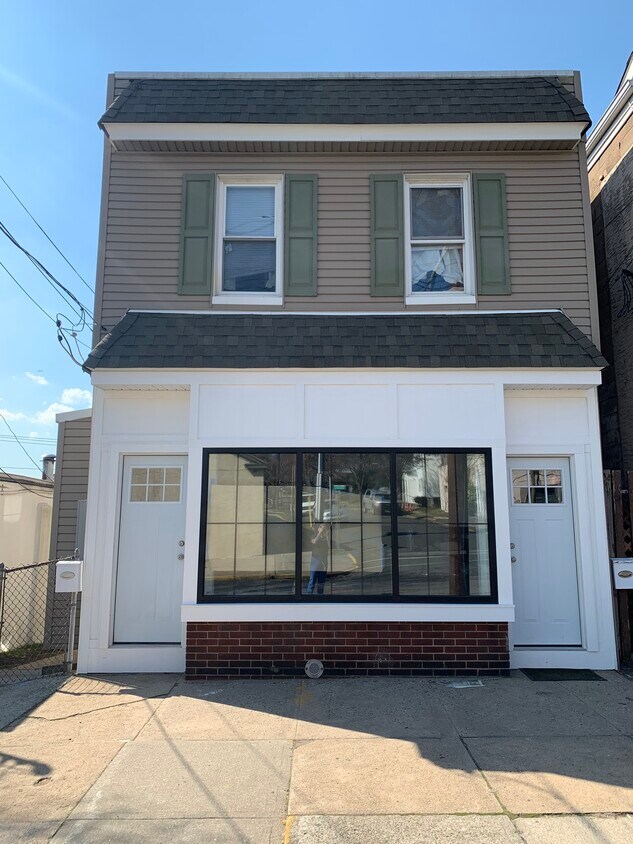 Primary Photo - 16 Paulison Ave