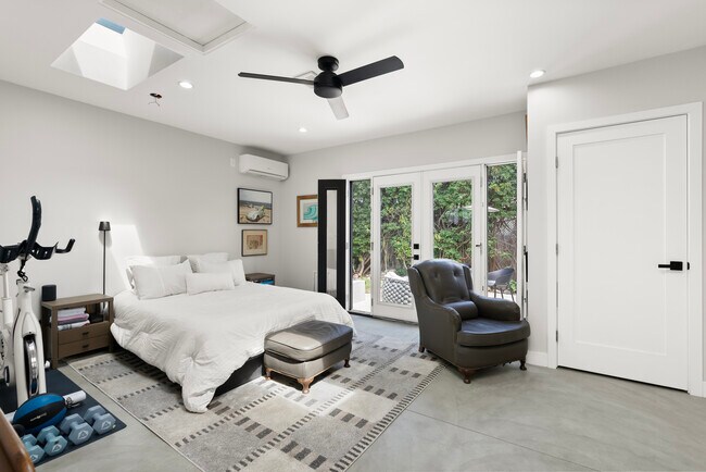 Foto del edificio - 8100 Stewart Ave