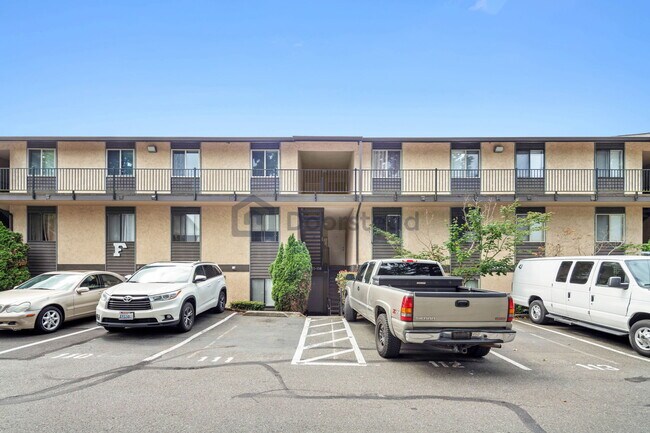 Building Photo - 12525 NE 145th Pl