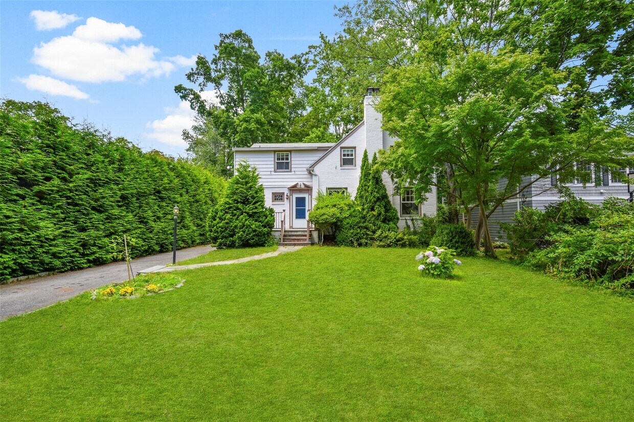 Primary Photo - 721 Forest Ave