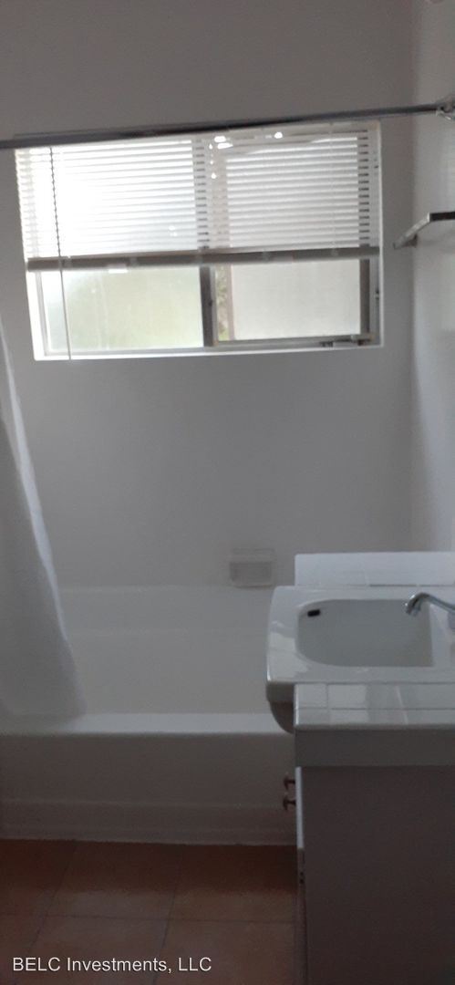 Building Photo - 4515 Santo Tomas Dr