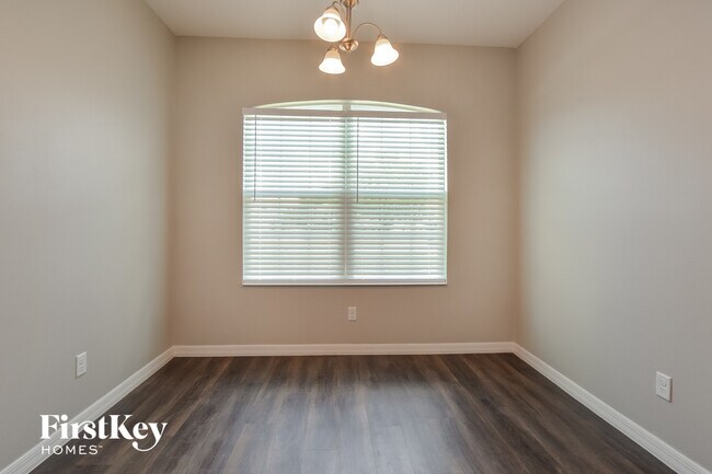 Foto del edificio - 13140 Laurel Crest Ct