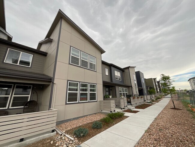 Foto del edificio - 2 Bedroom Townhome Available Near Voyager ...