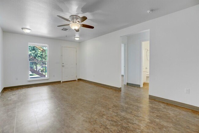 Foto del edificio - 706 W 6th St
