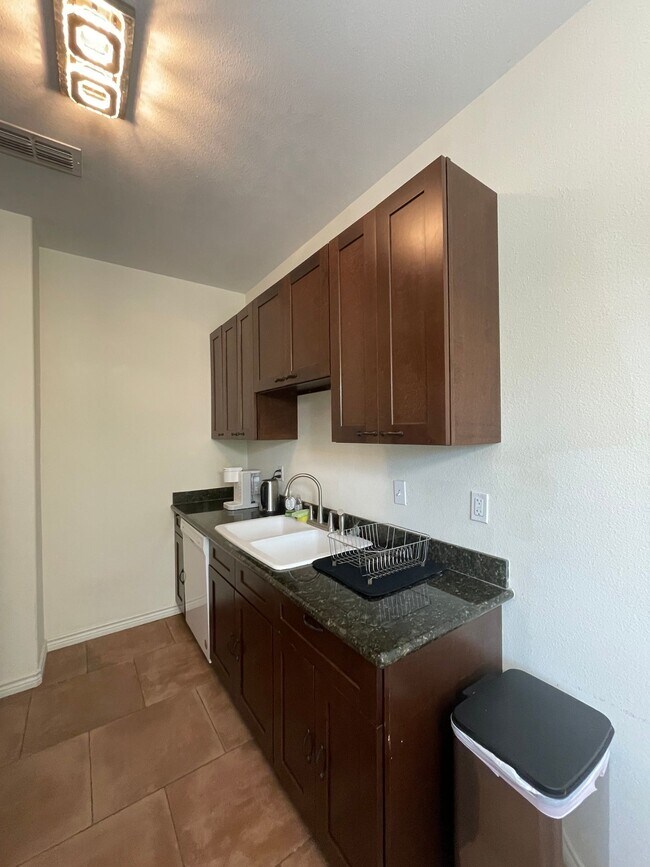 Foto del edificio - Brand New 1-Bedroom Apartment in the Heart of Lindale!