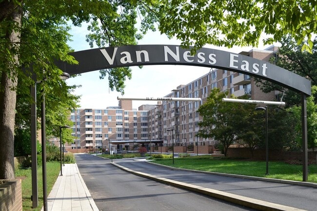 Foto del edificio - Great 2 Bedroom 2 Bath in Van Ness DC!