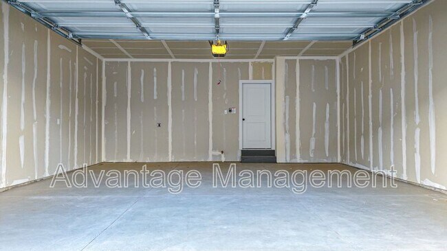 Building Photo - 7 S Moonlit Rd