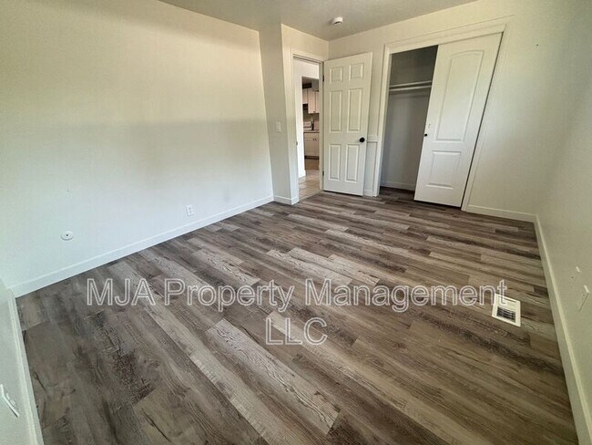Foto del edificio - 2564 S 8th E
