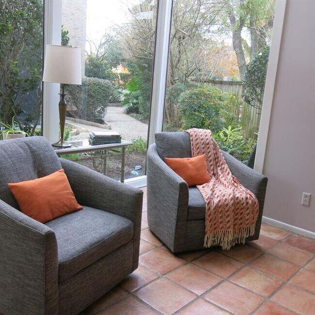 Foto del edificio - 6309 Riverview Way