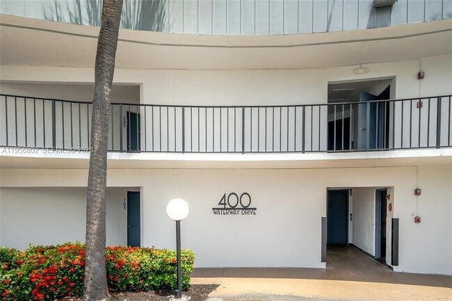 Building Photo - 400 Waterway Dr S