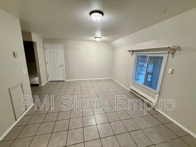 Foto del edificio - 609 S Spring Ave
