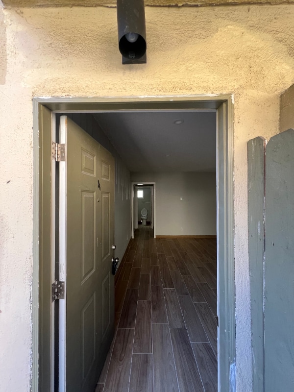 Building Photo - 14547 Saticoy St