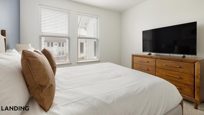 Foto del edificio - 241 N Overlook Dr