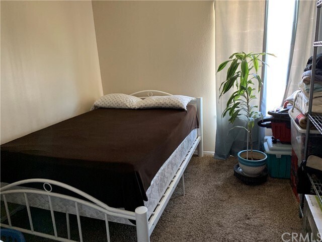 Foto del edificio - 16850 Village Ln